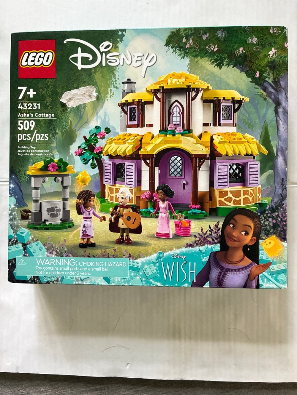 New in Box Asha’s Cottage Lego Set Ages 7 +  509 Pieces